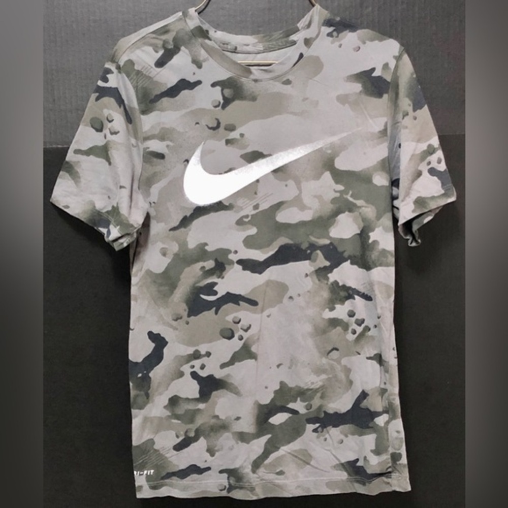 🌚Nike Gray DriFIT Camouflage T-shirt